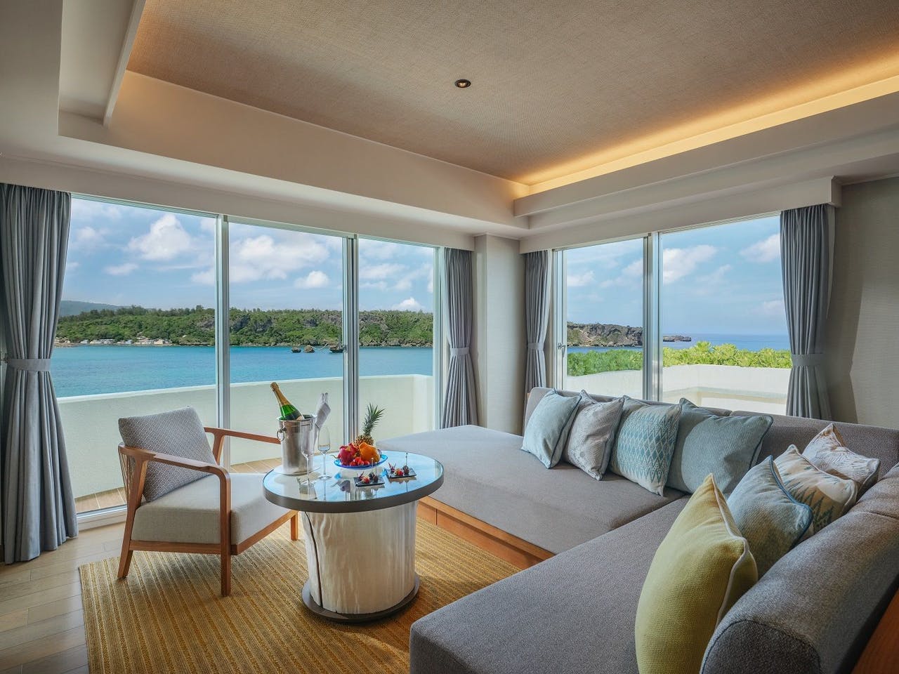 沖縄中部人気ホテルランキング リゾートホテルが集まる人気エリアの8選